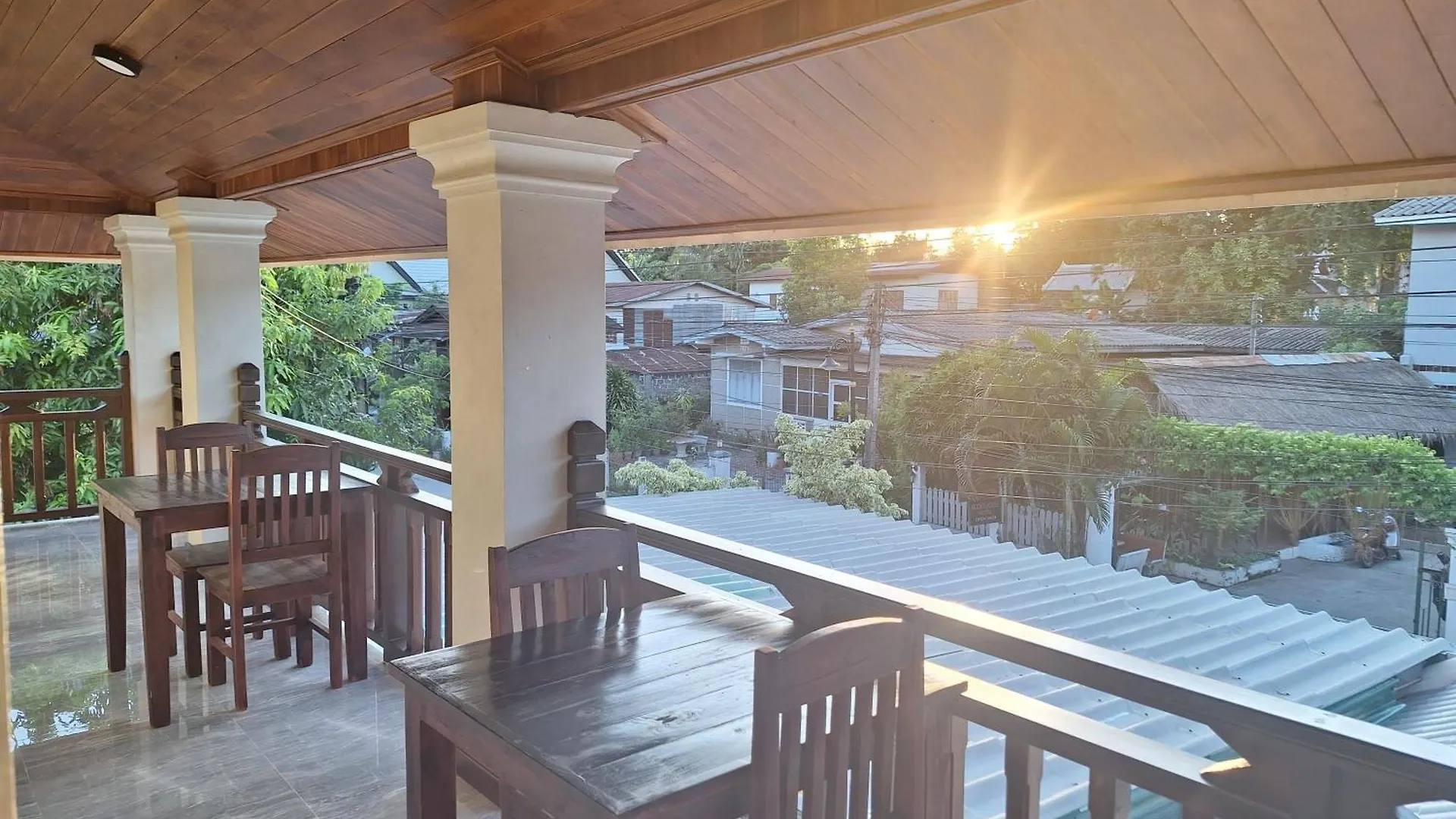 Villa Khounsok Sunset Luang Prabang 3*,  Laos
